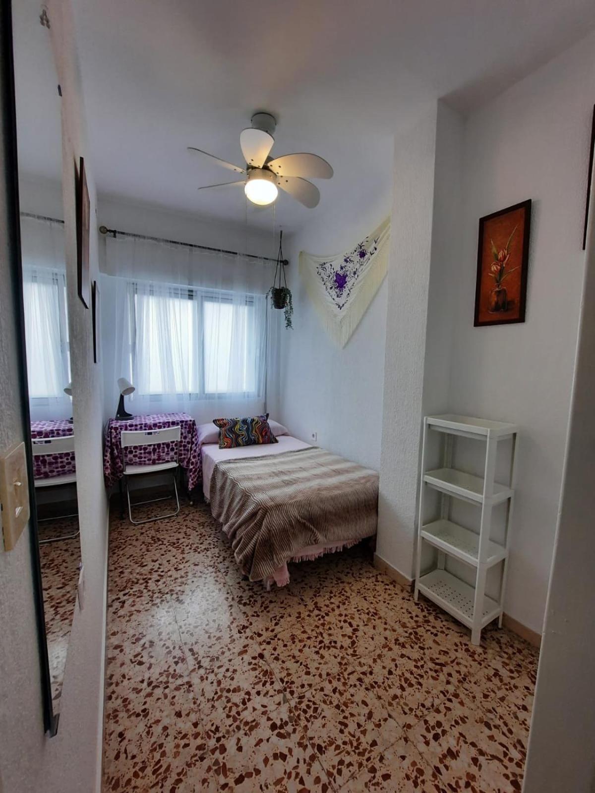 Habitaciones En Mi Piso Del Centro De Huelva Luaran gambar