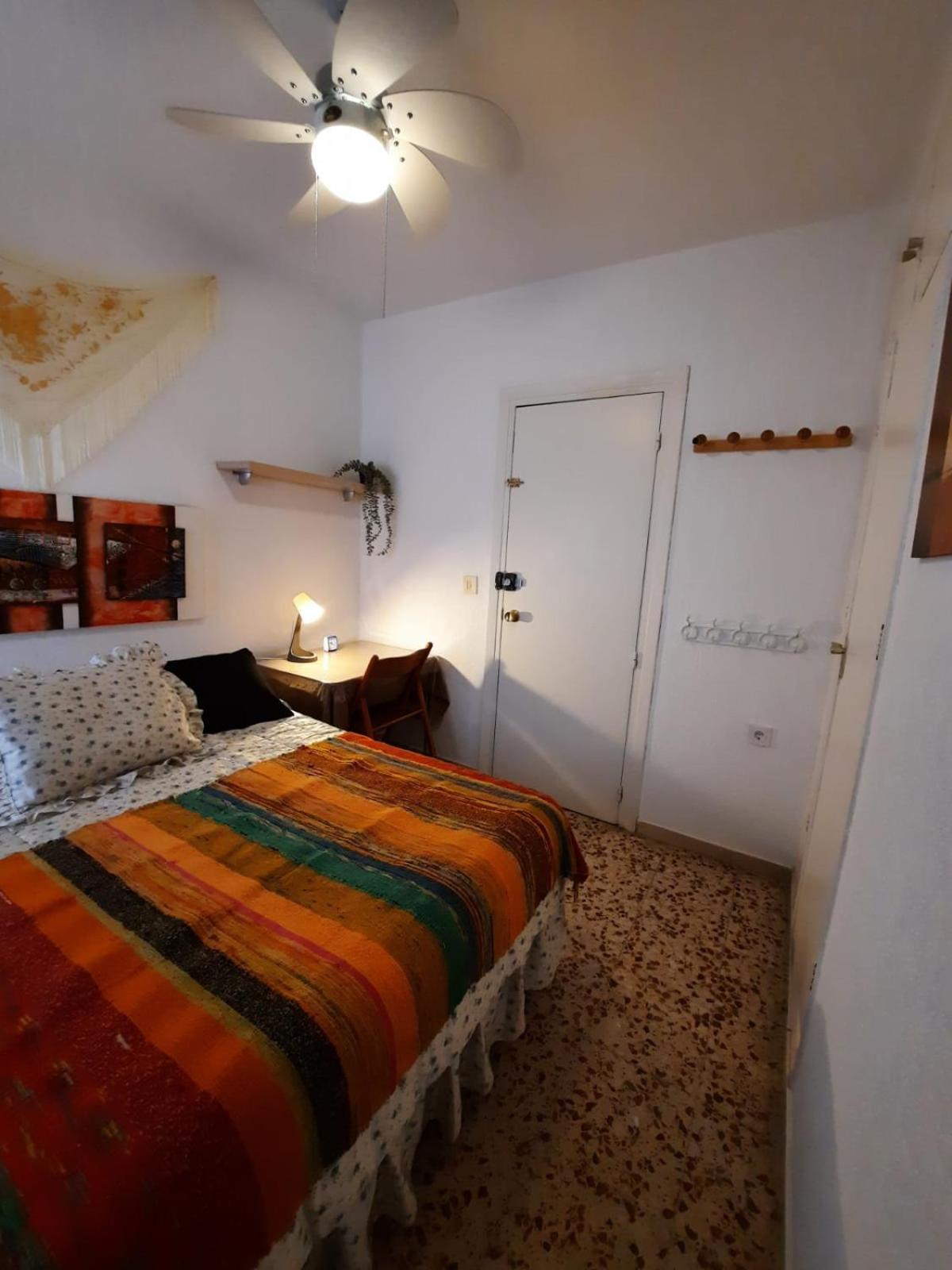 Habitaciones En Mi Piso Del Centro De Huelva Luaran gambar