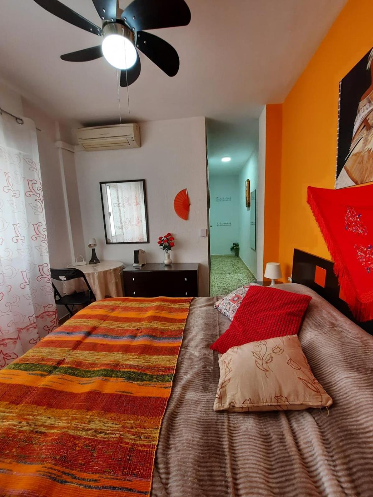 Habitaciones En Mi Piso Del Centro De Huelva Luaran gambar