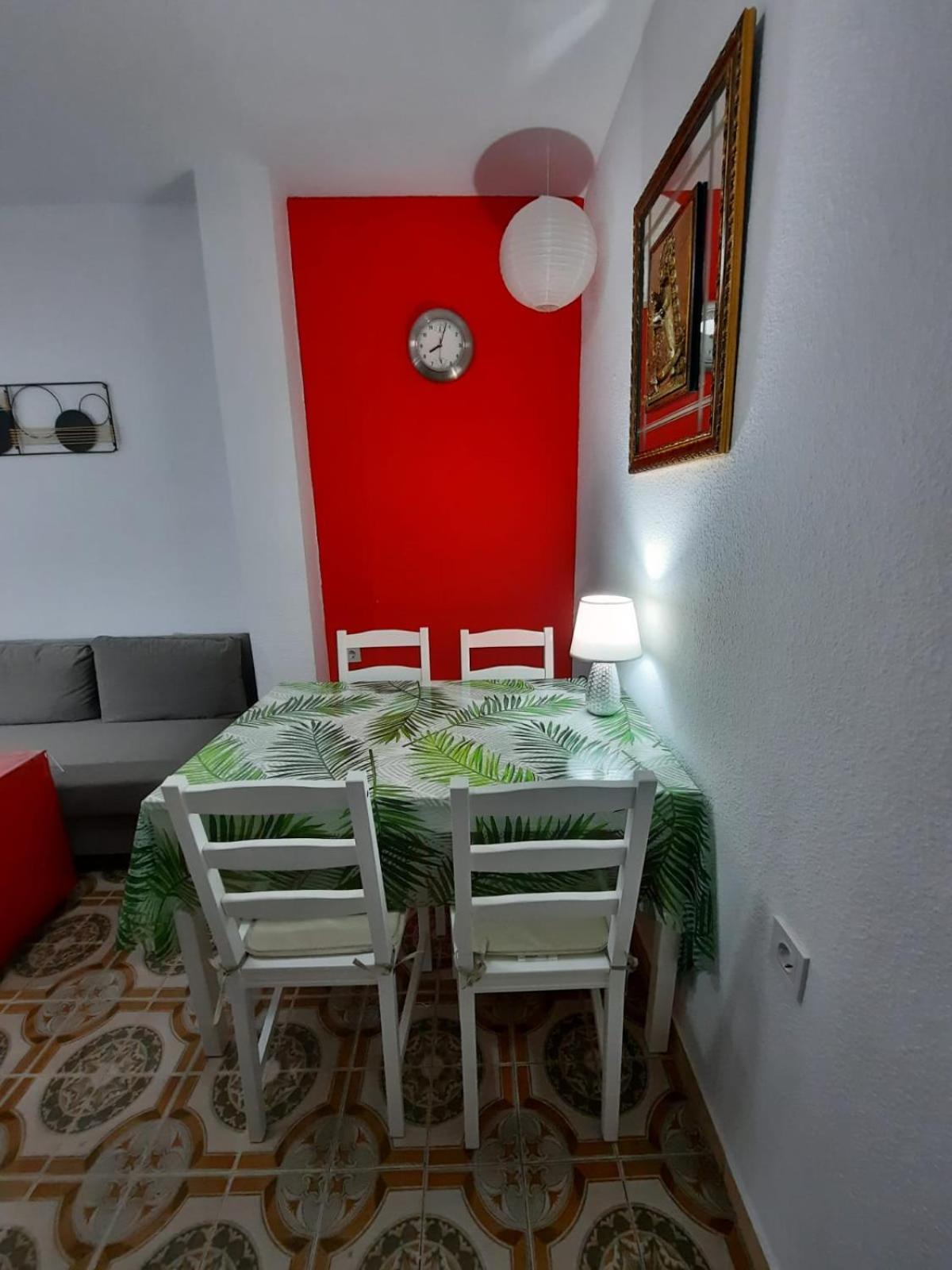 Habitaciones En Mi Piso Del Centro De Huelva Luaran gambar