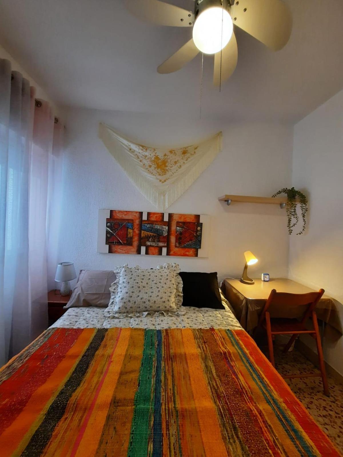 Habitaciones En Mi Piso Del Centro De Huelva Luaran gambar